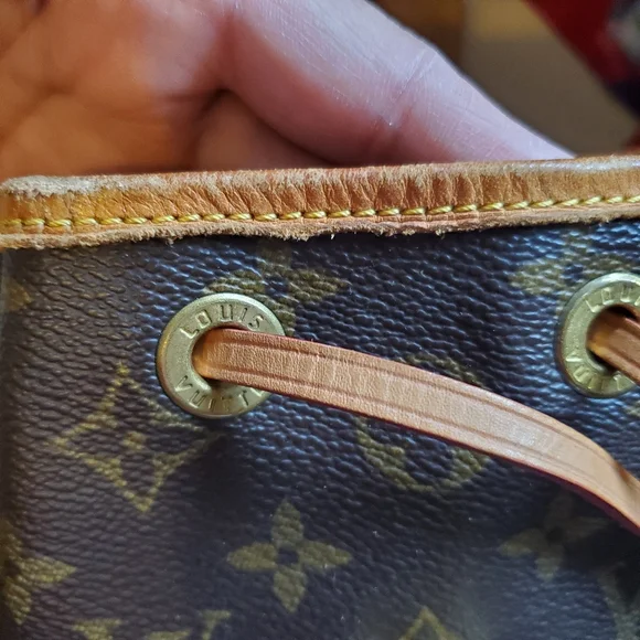 Louisvuitton Mini backpack in monogram - Picture 3 of 16